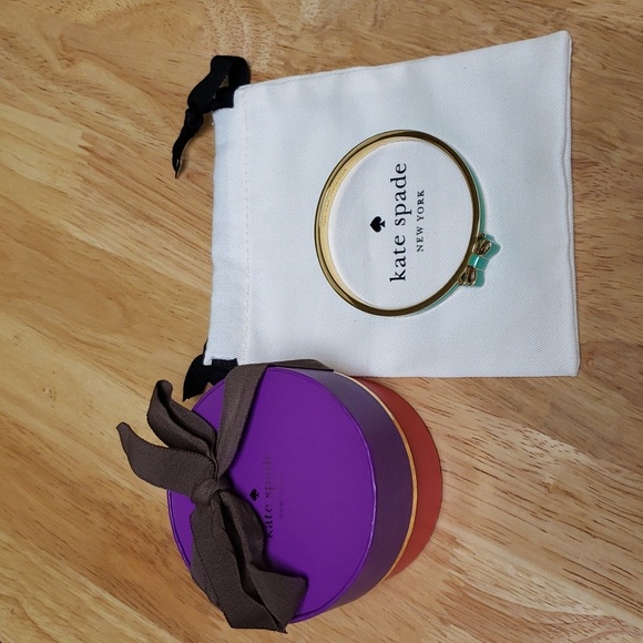 Kate Spade New York Take a Bow Bangle Green - Picture 2 of 5